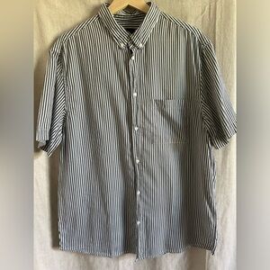 H&M Men’s Short Sleeve Button Up Shirt | Black and White | Stripes | Size: Large